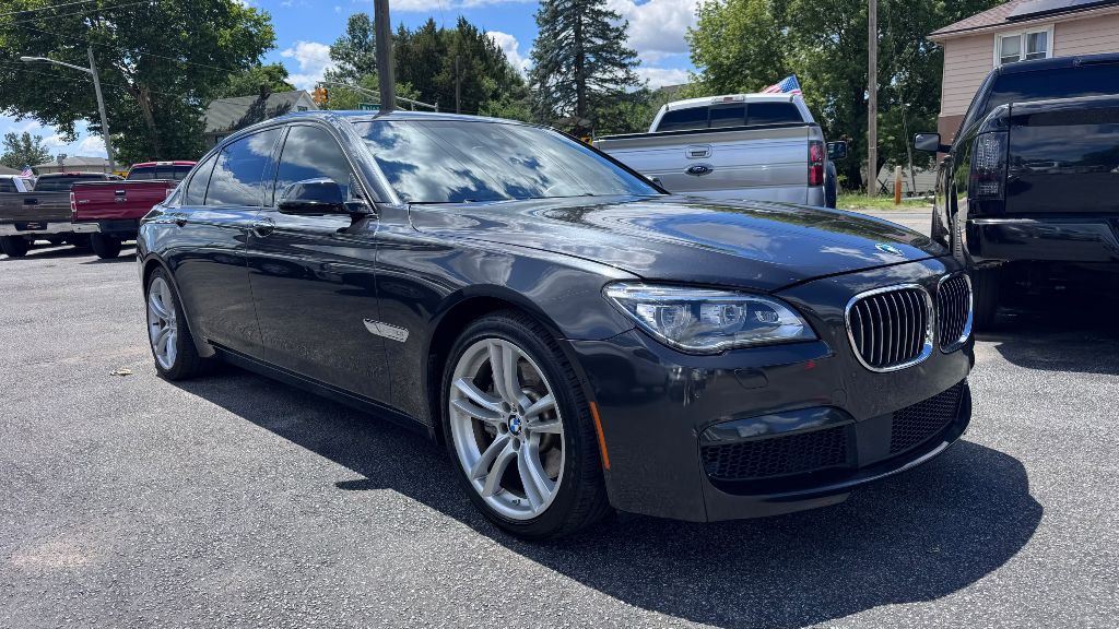 2015 BMW 7 Series Image 1