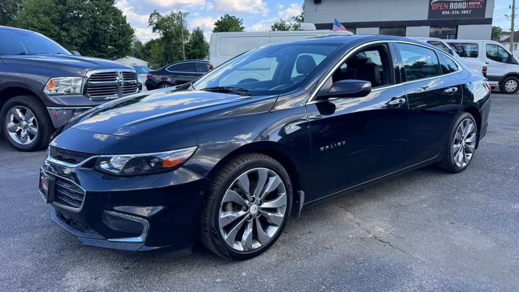 2018 Chevrolet Malibu Image 2