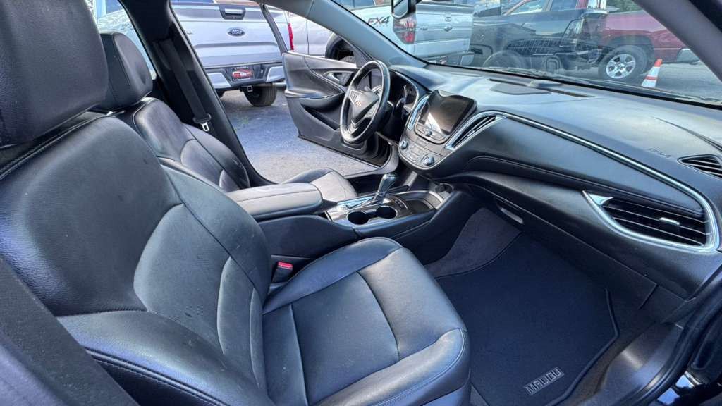 2018 Chevrolet Malibu Image 10