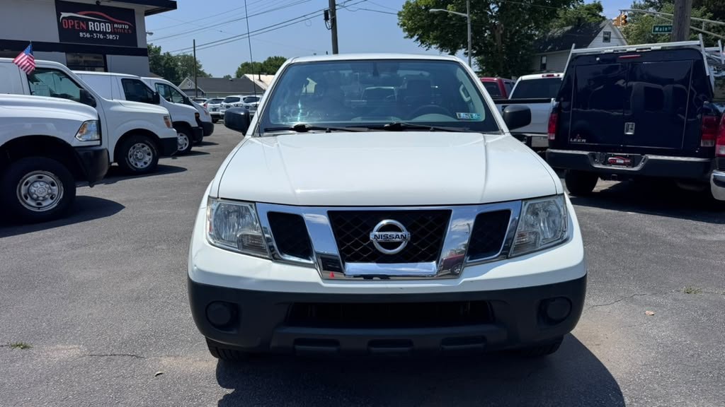 2016 Nissan Frontier Image 3
