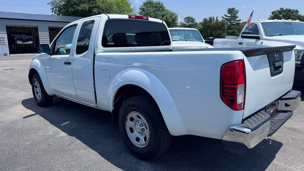 2016 Nissan Frontier Image 4
