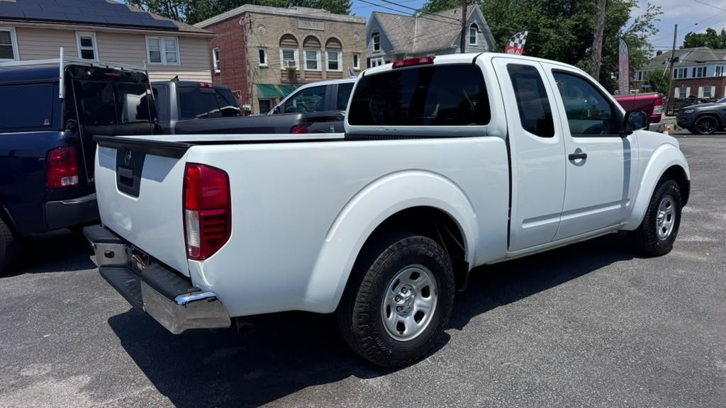 2016 Nissan Frontier Image 6