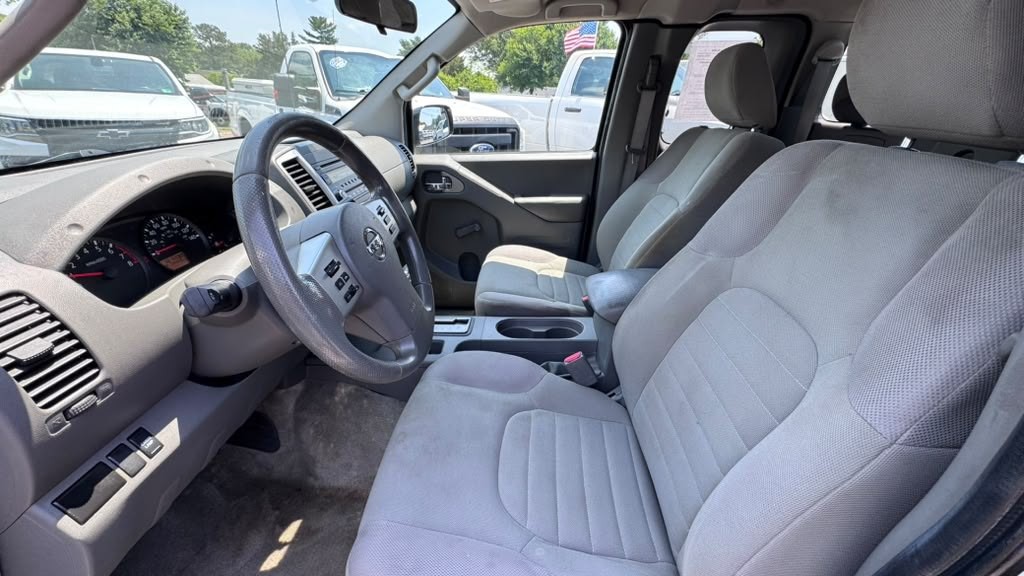2016 Nissan Frontier Image 9