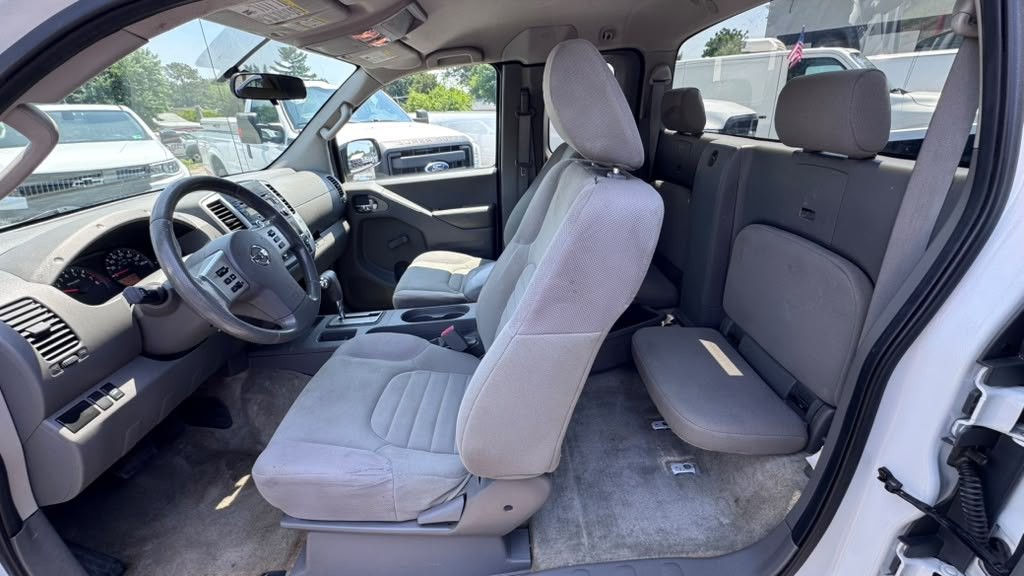 2016 Nissan Frontier Image 10