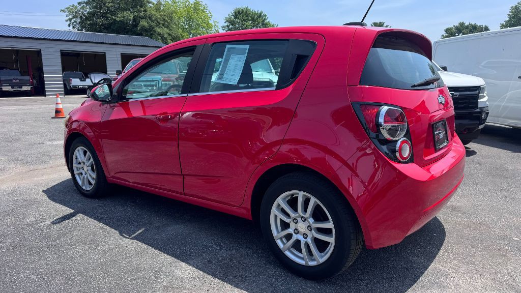 2015 Chevrolet Sonic Image 3