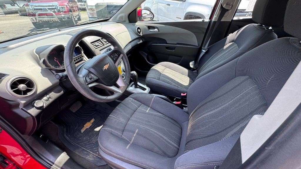 2015 Chevrolet Sonic Image 10