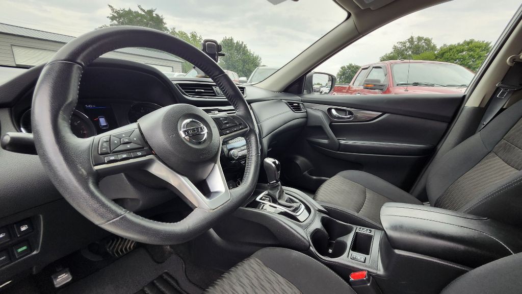 2018 Nissan Rogue Image 11