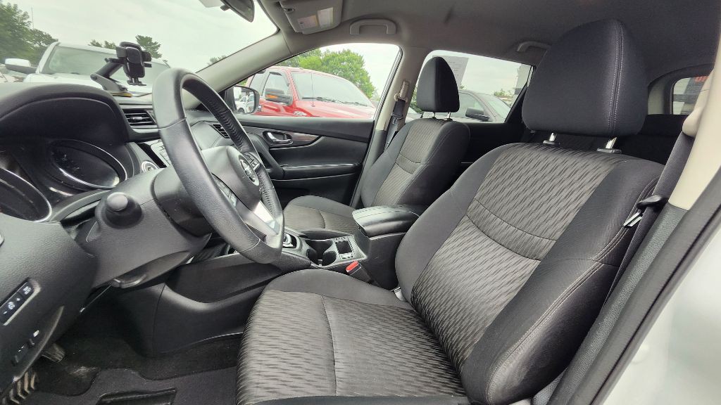 2018 Nissan Rogue Image 12