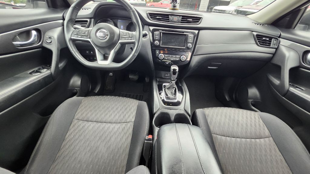 2018 Nissan Rogue Image 15