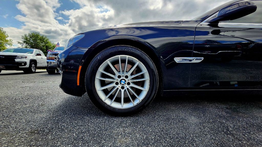 2013 BMW 7 Series Image 18