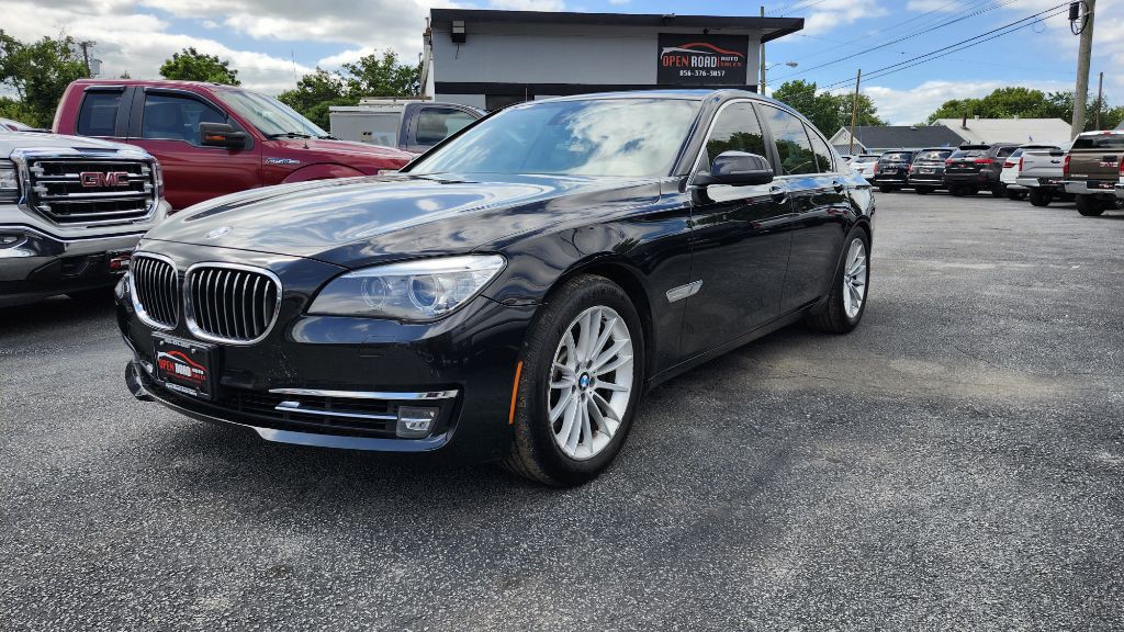 2013 BMW 7 Series Image 3