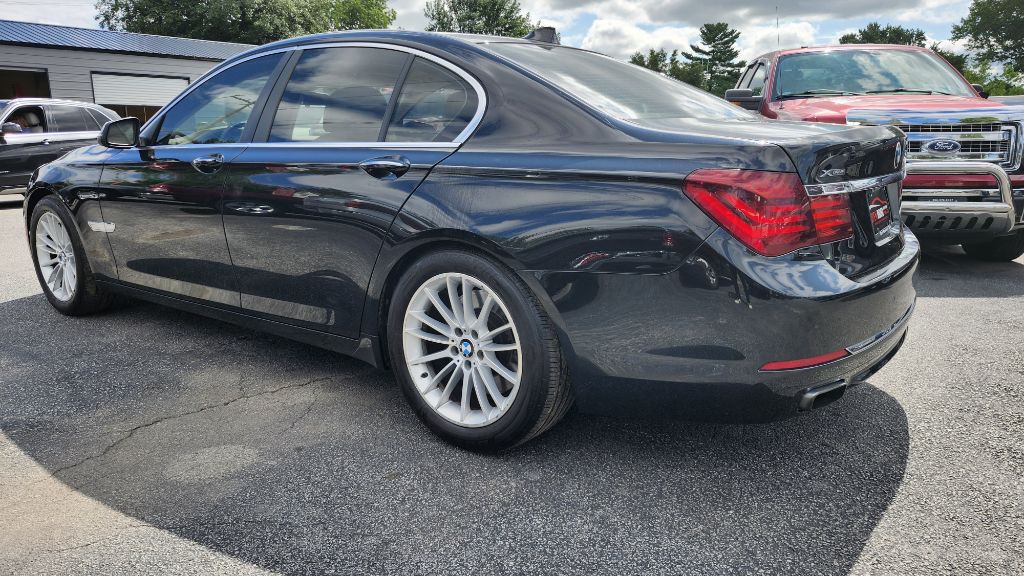 2013 BMW 7 Series Image 4