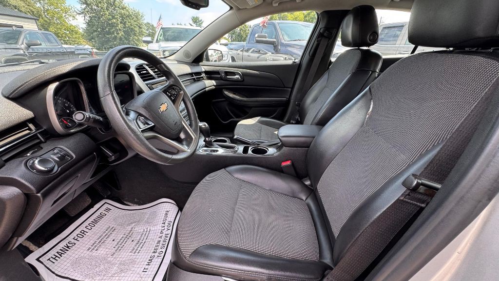 2016 Chevrolet Malibu Image 7