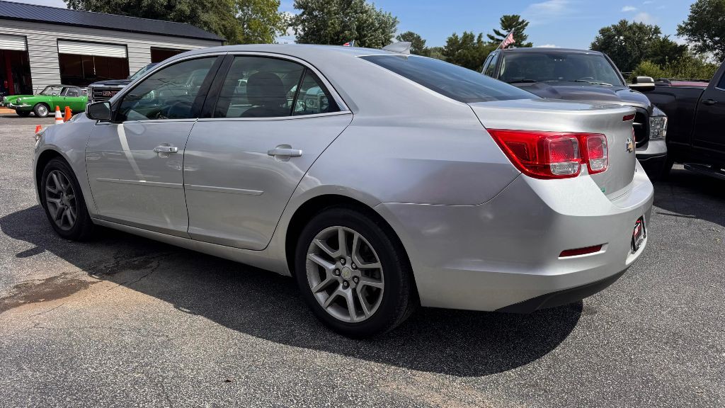2016 Chevrolet Malibu Image 13