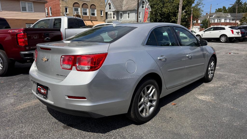 2016 Chevrolet Malibu Image 3