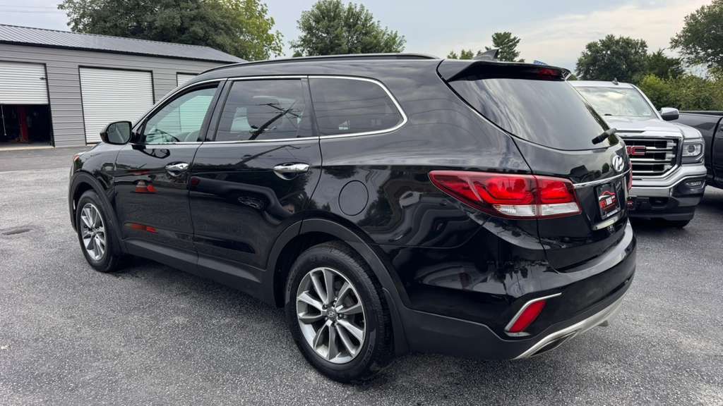 2017 Hyundai Santa Fe Image 3
