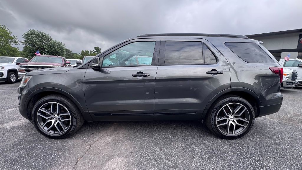 2017 Ford Explorer Image 4