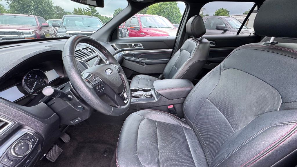 2017 Ford Explorer Image 12