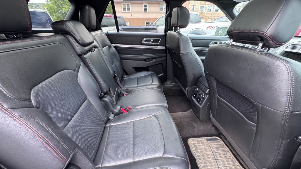 2017 Ford Explorer Image 14