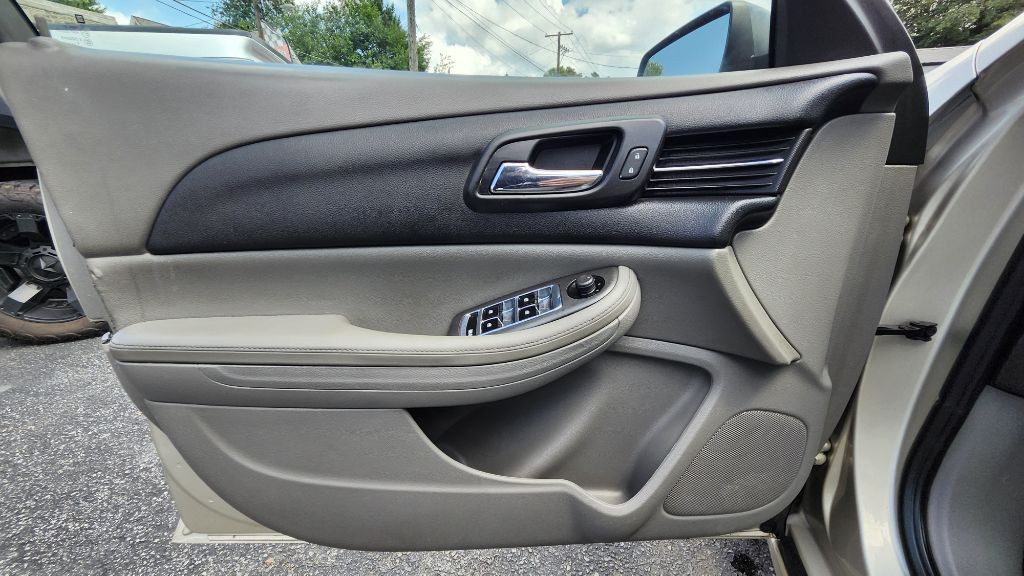 2013 Chevrolet Malibu Image 13