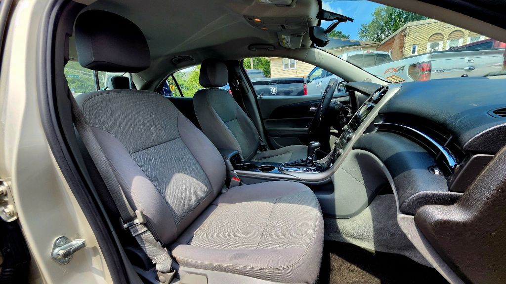 2013 Chevrolet Malibu Image 14