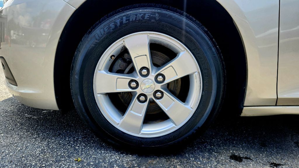 2013 Chevrolet Malibu Image 16
