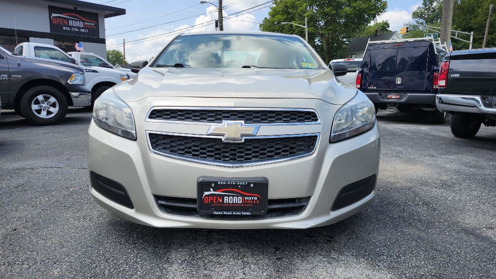 2013 Chevrolet Malibu Image 1