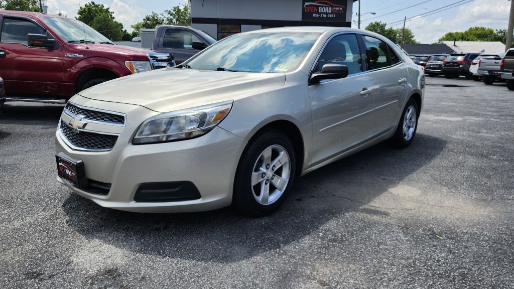 2013 Chevrolet Malibu Image 3