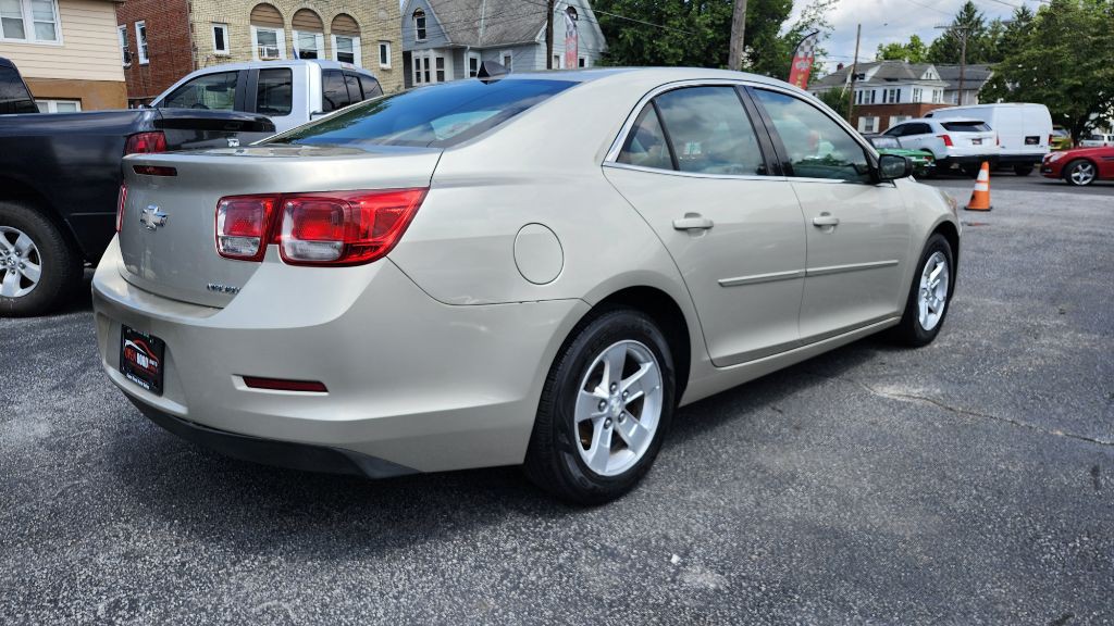 2013 Chevrolet Malibu Image 8