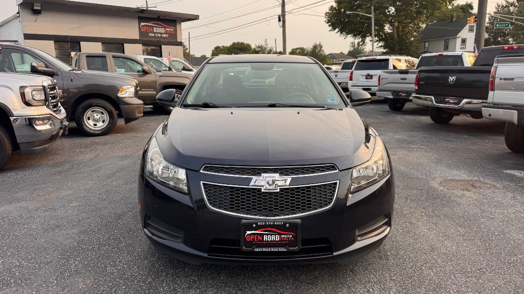 2014 Chevrolet Cruze Image 2