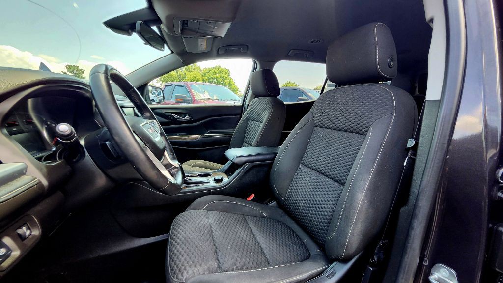 2018 GMC Acadia Image 8