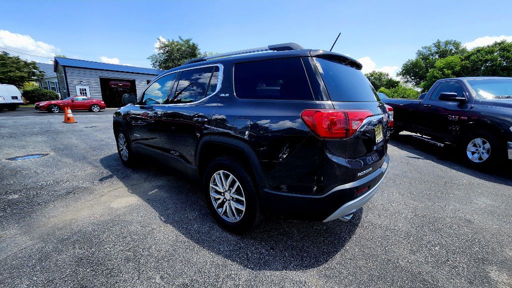 2018 GMC Acadia Image 2