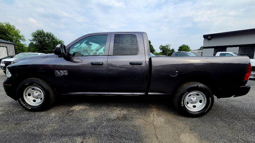 2022 RAM 1500 Image 2