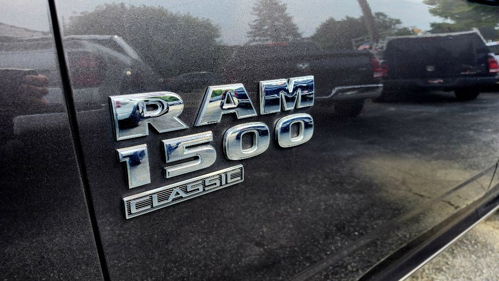 2022 RAM 1500 Image 3