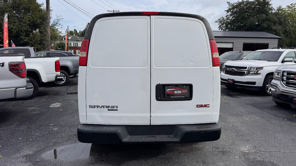 2014 GMC Savana Image 7