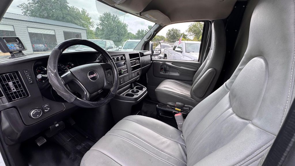 2014 GMC Savana Image 13