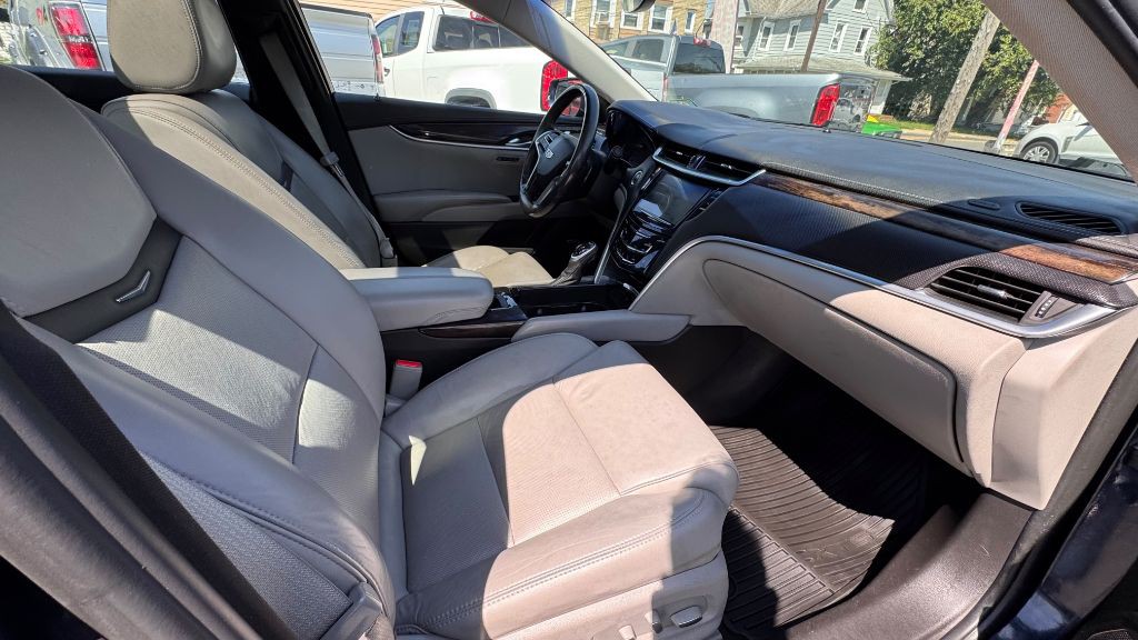 2017 Cadillac XTS Image 8
