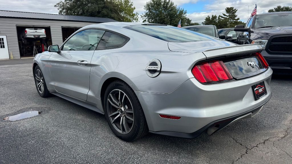 2017 Ford Mustang Image 4