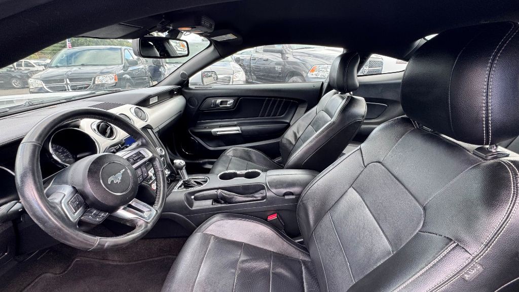 2017 Ford Mustang Image 6