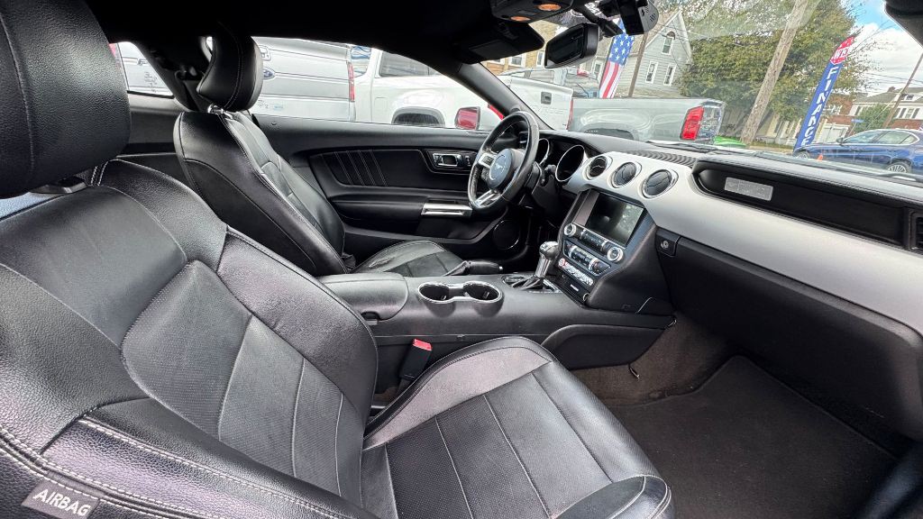 2017 Ford Mustang Image 10