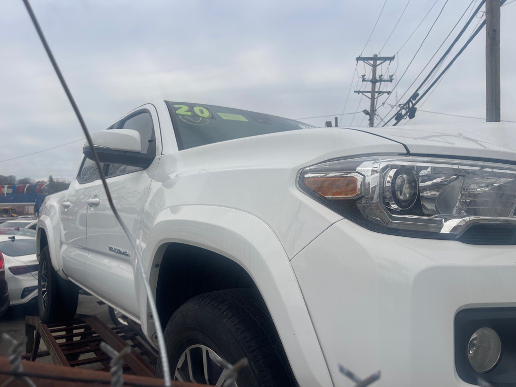 2020 Toyota Tacoma Image 3