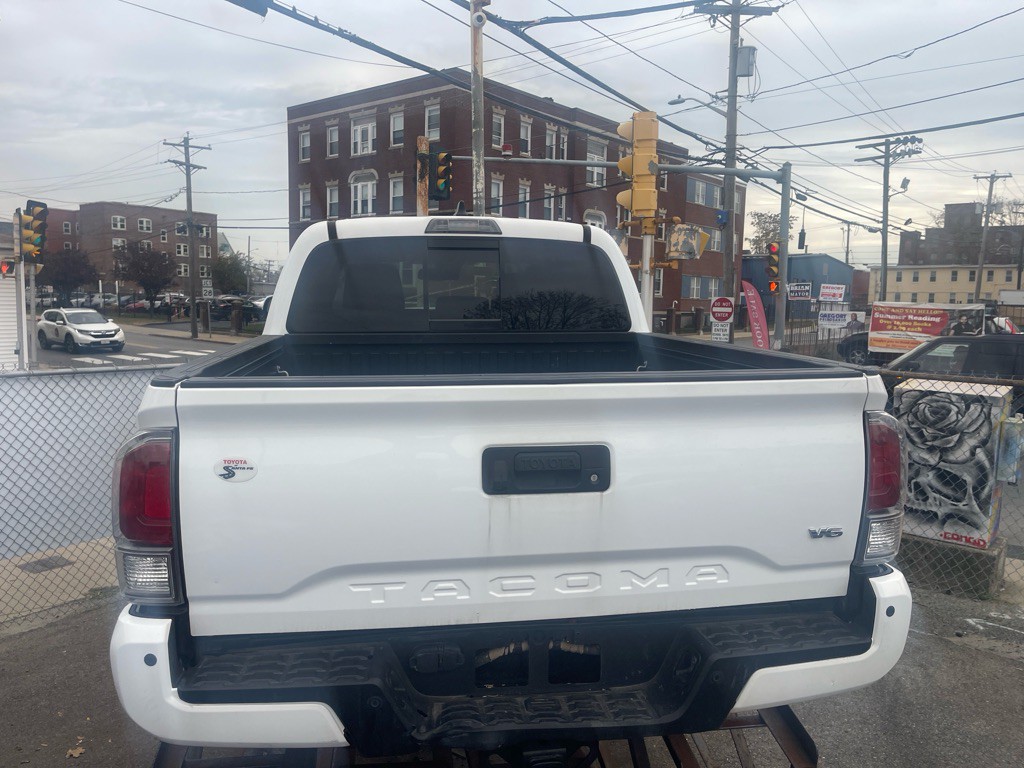 2020 Toyota Tacoma Image 4