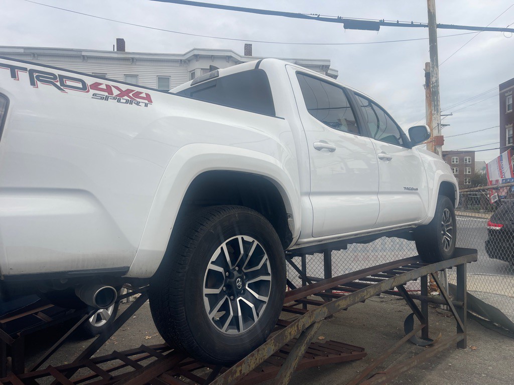2020 Toyota Tacoma Image 5