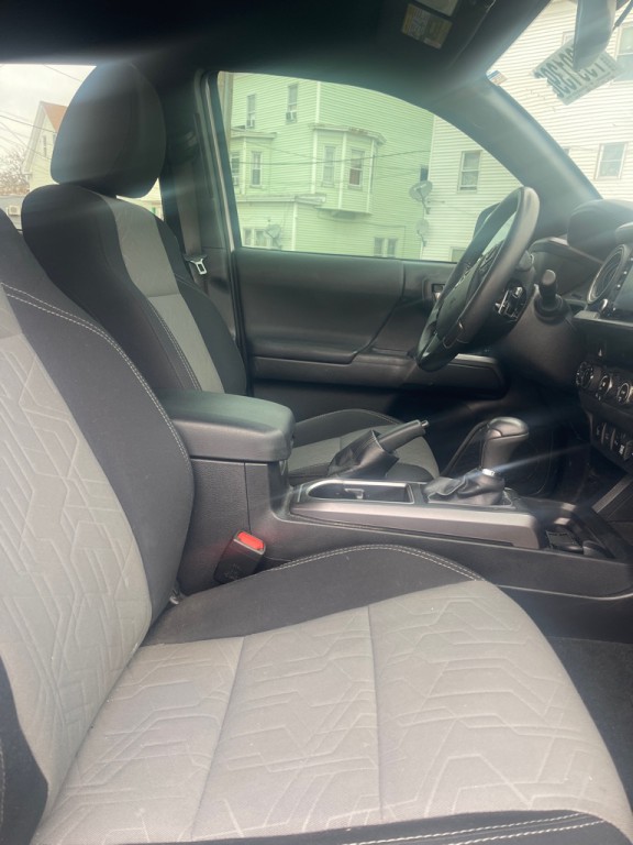 2020 Toyota Tacoma Image 8