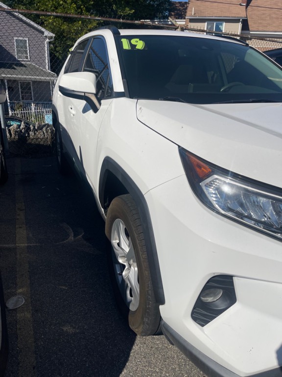 2019 Toyota Rav4 Image 2