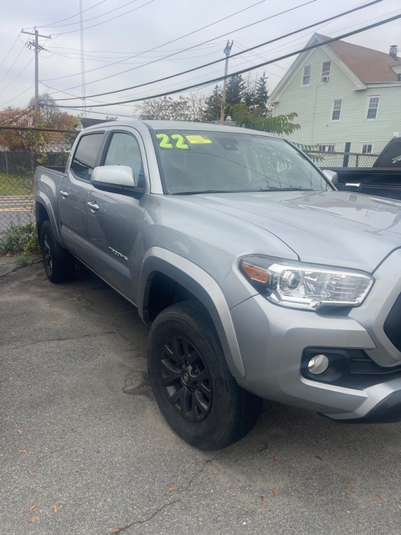 2022 Toyota Tacoma Image 2