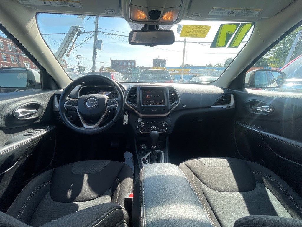 2017 Jeep Cherokee Image 9