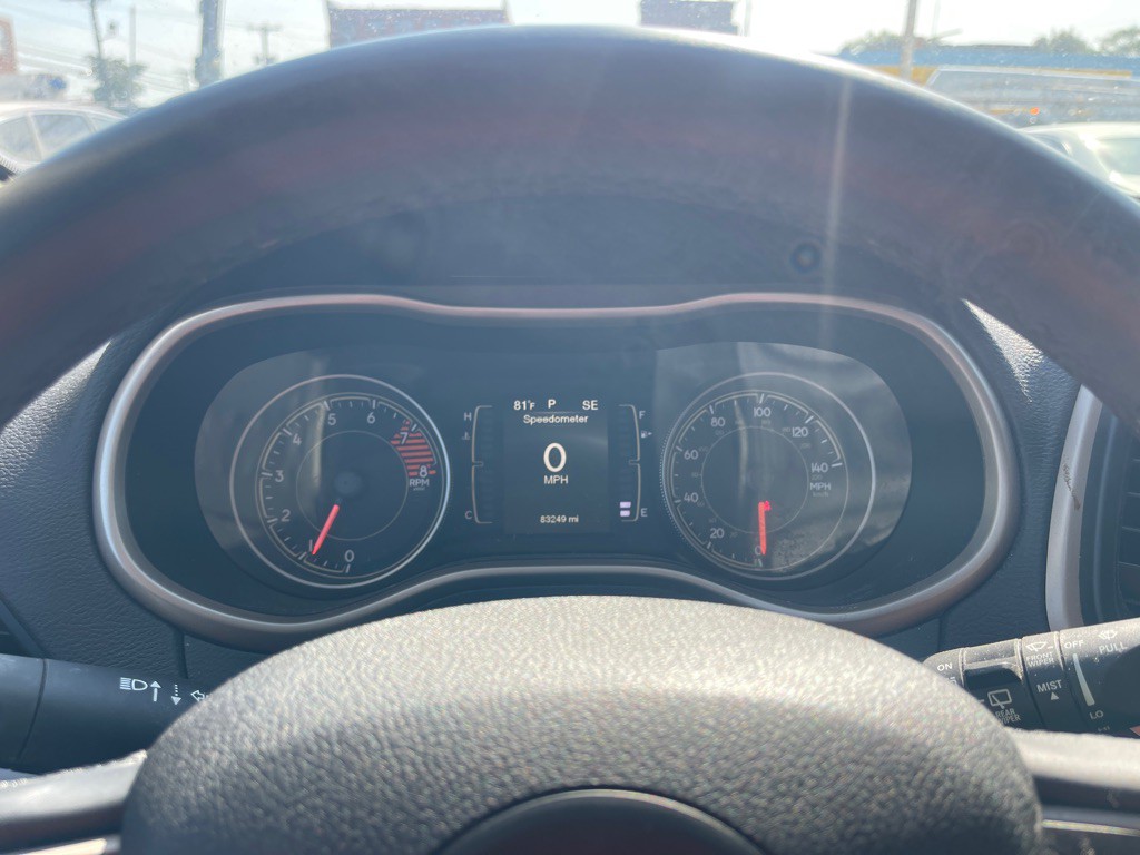 2017 Jeep Cherokee Image 2