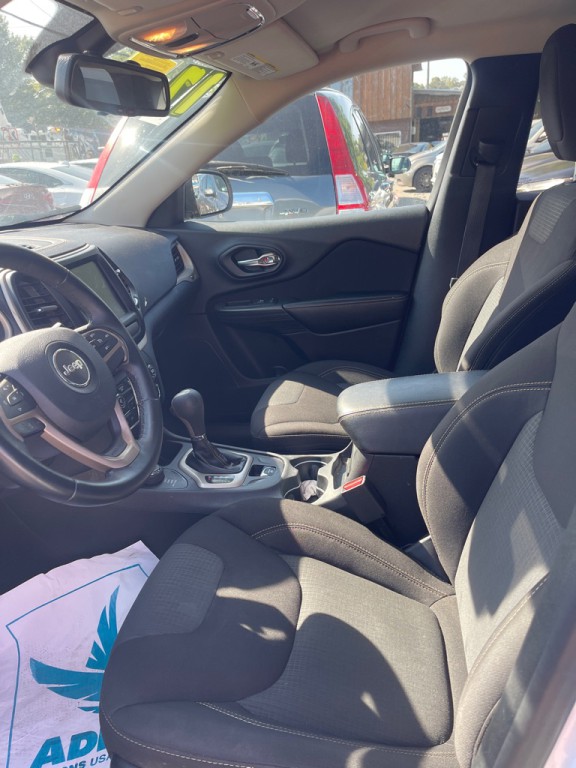 2017 Jeep Cherokee Image 3