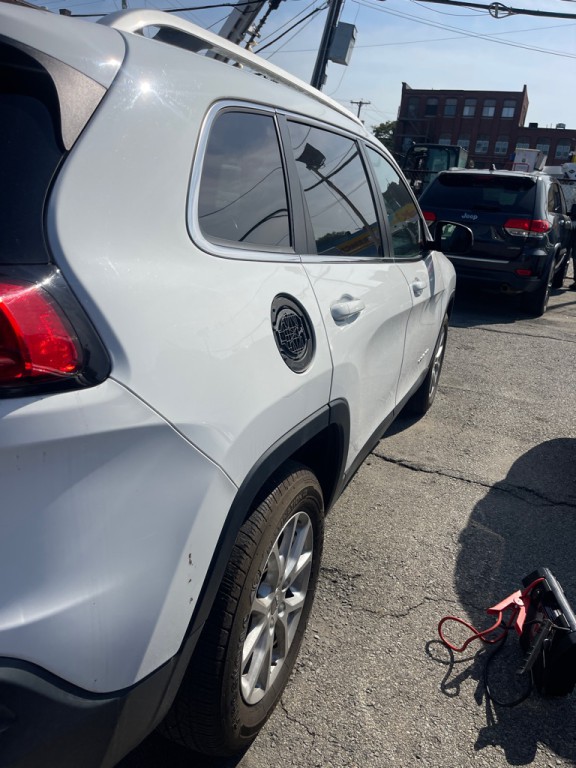 2017 Jeep Cherokee Image 6